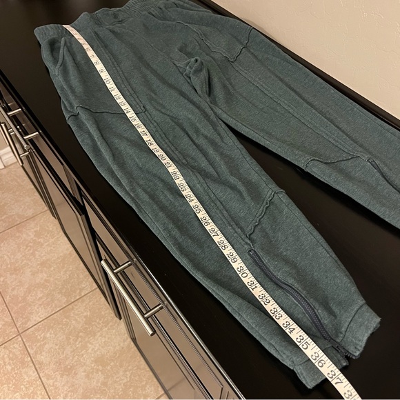 Free People city stride pants, green, slouchy, zipper leg, pull up,highwaisted,S - Picture 10 of 13